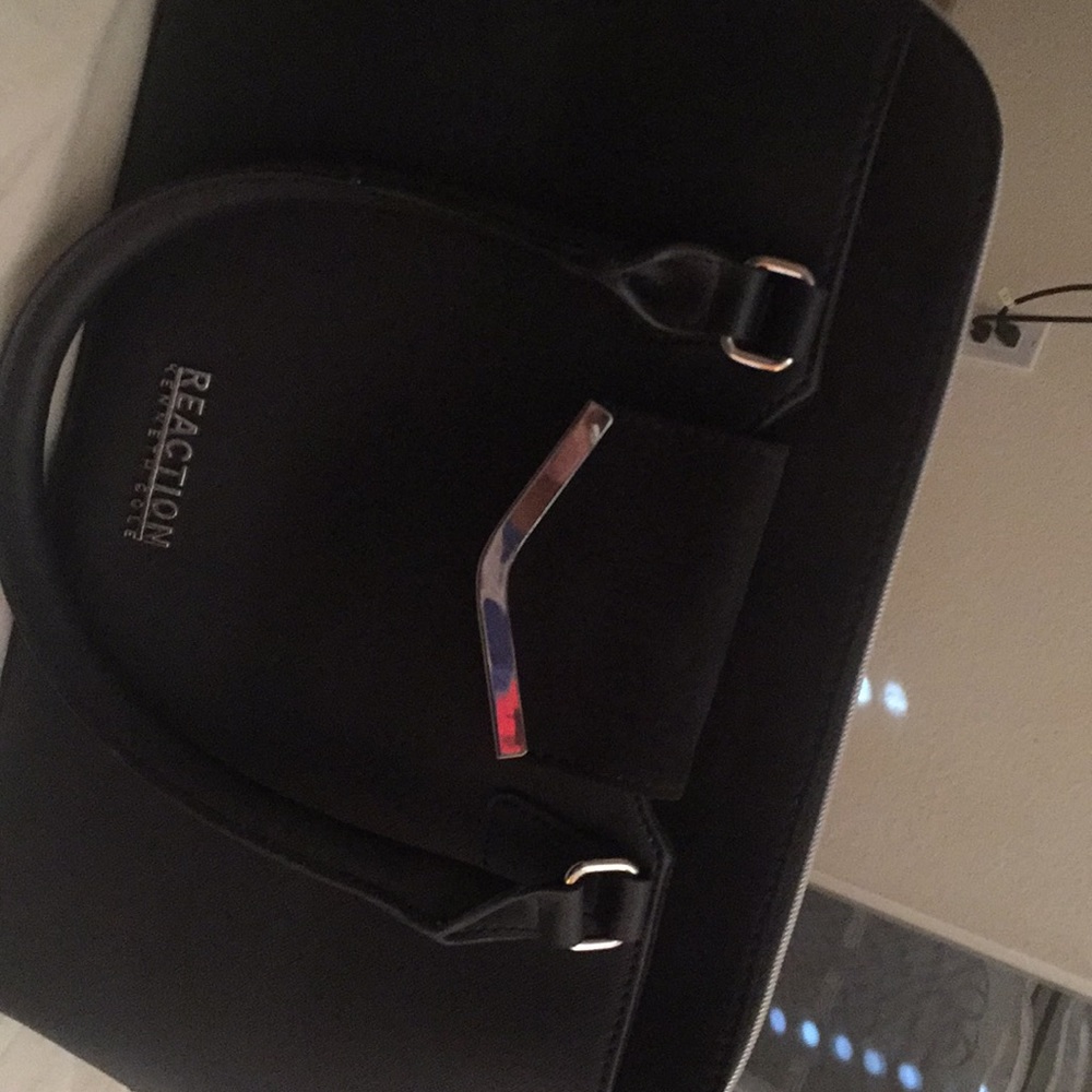 Reaction Kenneth Cole purse